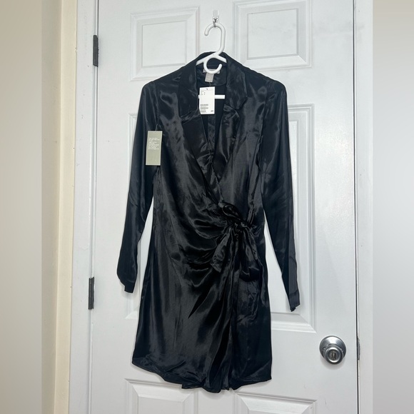 H&M Black Satin Wrap Dress - Picture 7 of 10